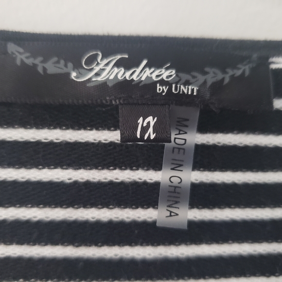 NWOT Andree by Unit Striped Tunic with multi-color embroidery - Size 1X - Picture 2 of 4
